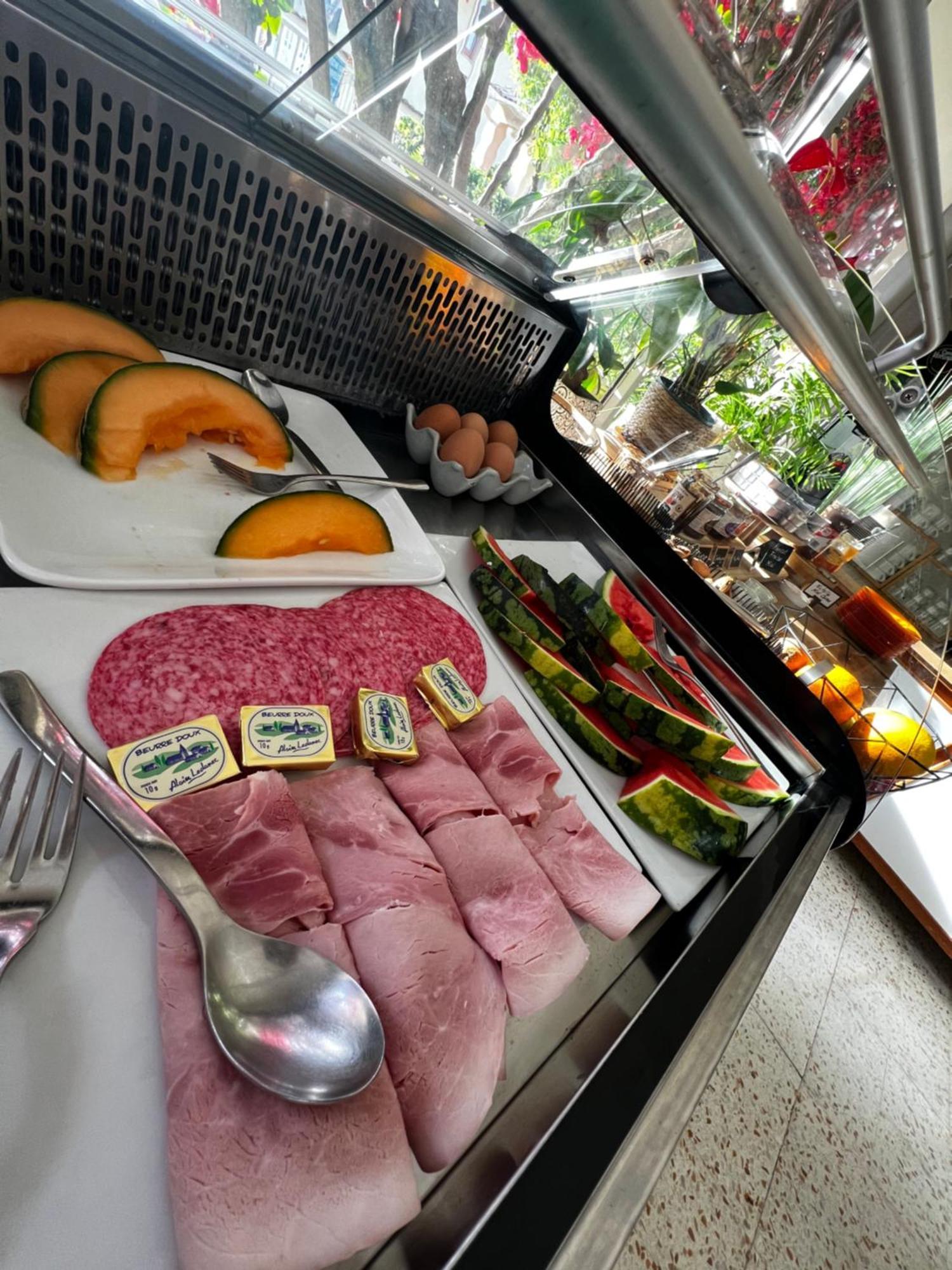 Hotel Restaurant L' Empereur Алерия Экстерьер фото